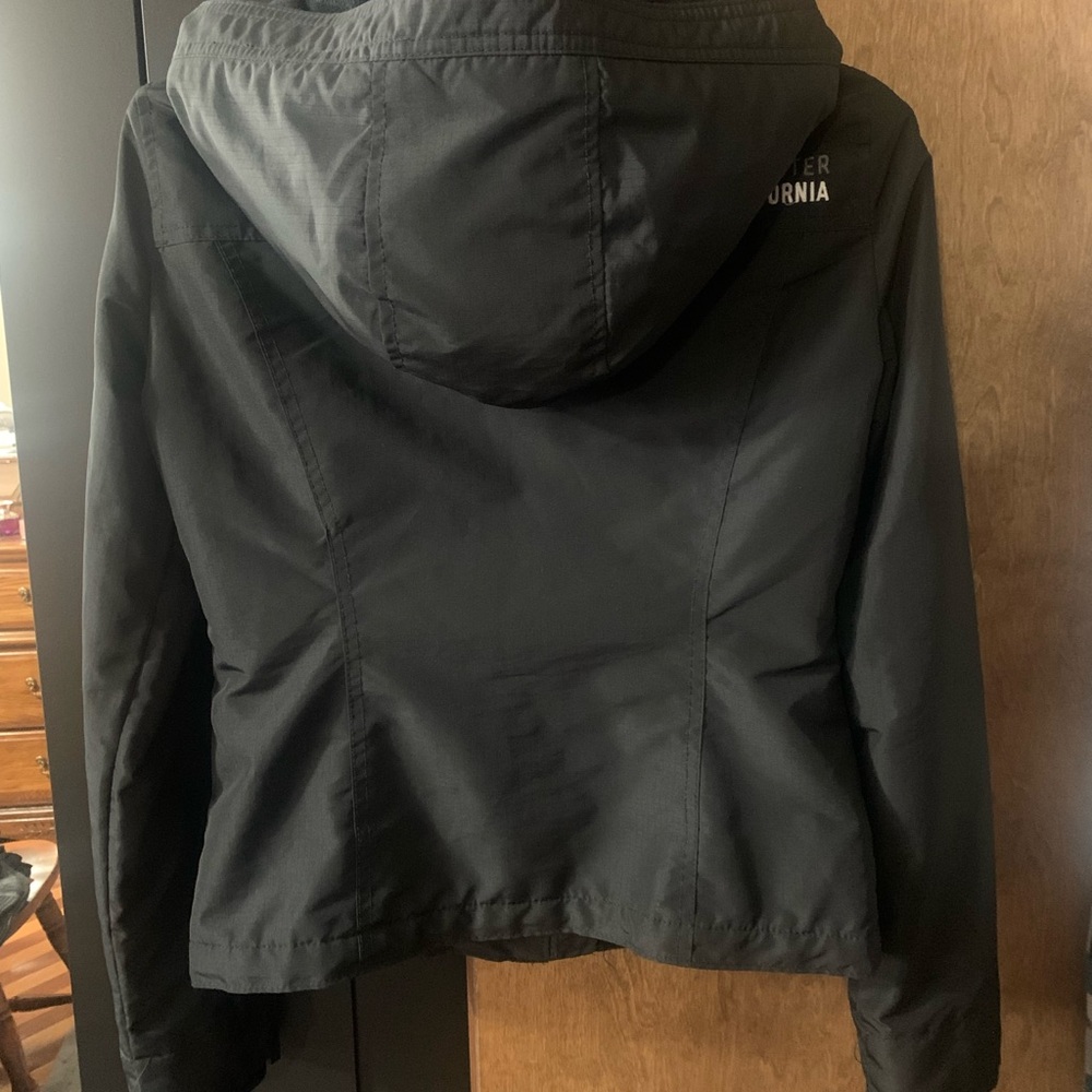 Hollister Black All-Weather Raincoat READ - DISCLOSED FLAWS with photos - Picture 4 of 14